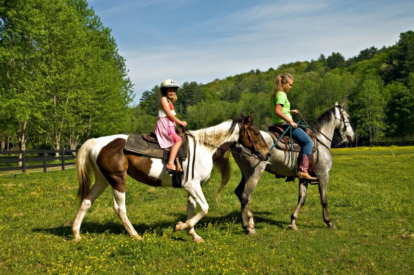 Reiten vor schöner Bergkulisse in Ramsau